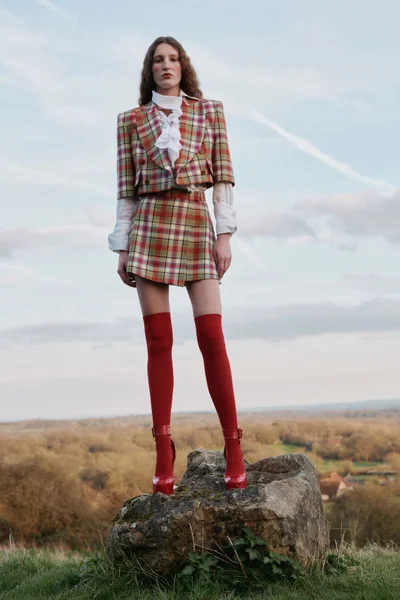 Look 10